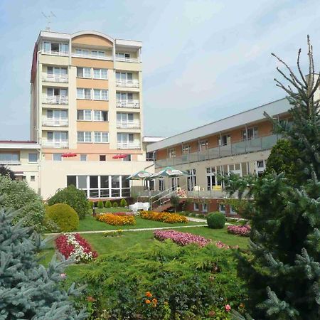 Hotel Pramen - Sivek Hotels Дудинце Экстерьер фото