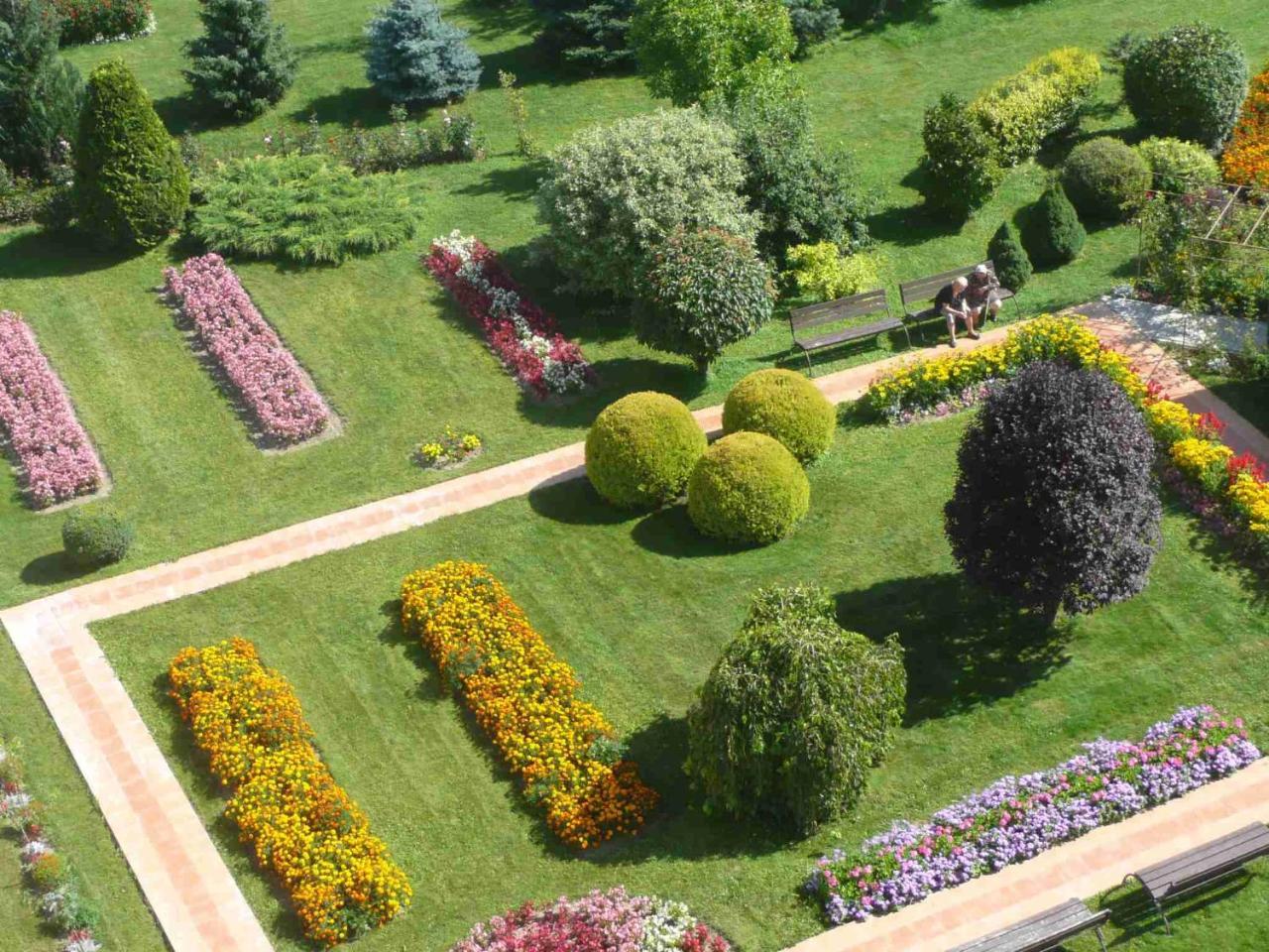 Hotel Pramen - Sivek Hotels Дудинце Экстерьер фото